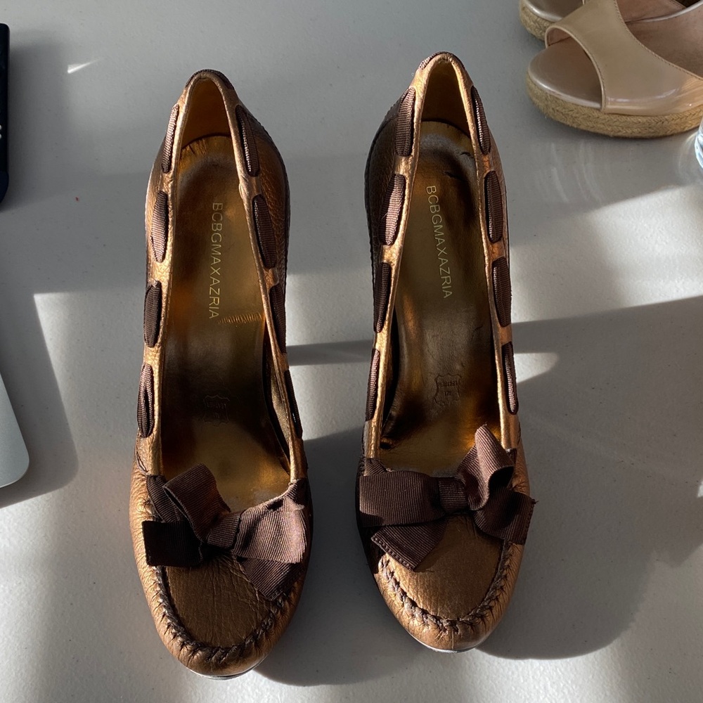 BCBGMaxAzria Brown Heeled Shoes with Bow Detail